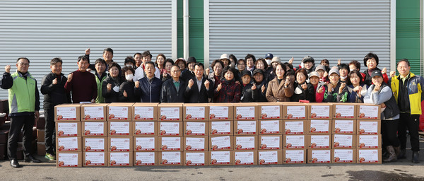 이날 담근 김치는 지역의 어려운 이웃에게 전달됐다.