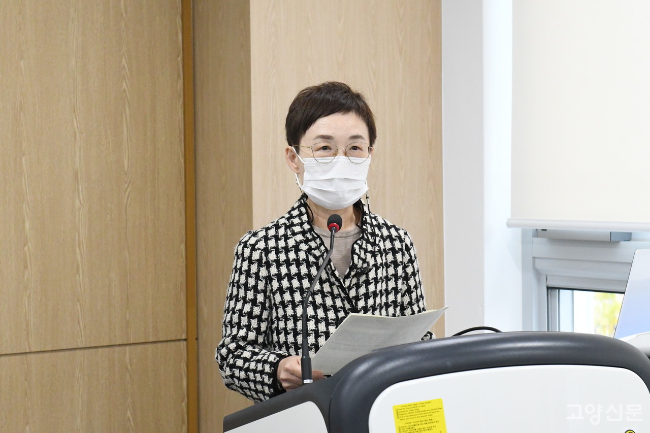 정책 모니터링 소감 발표를 진행한 안지원 단원