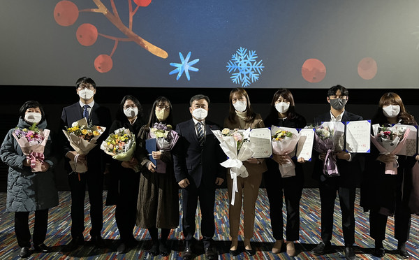 고양시 지역사회 복지발전에 이바지한 사회복지 종사자에게 표창장이 전달됐다.