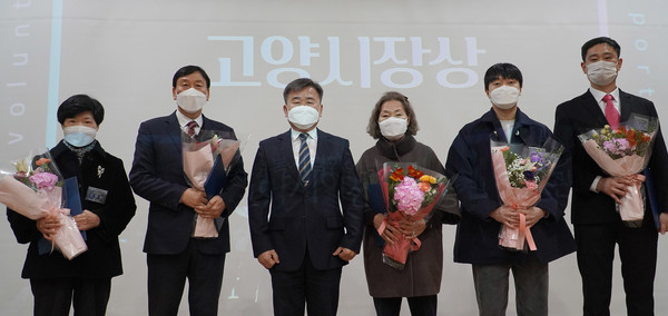 일산노인종합복지관이 복지관 대강당에서 ‘2022년 자원봉사자·후원자 감사송년회’를 개최했다. 