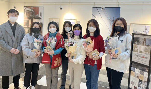  2022 마을기록 사진전시회  개최 기념으로 마을다미가 함께 했다.