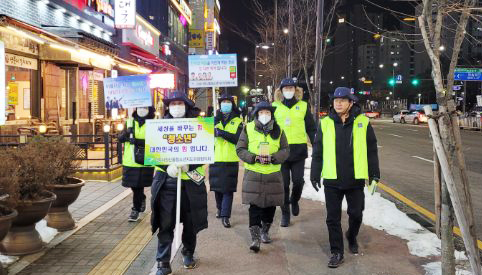  원신동 청소년지도위원협의회가 상가 밀집 지역을 중심으로 청소년 지도활동을 펼쳤다. 
