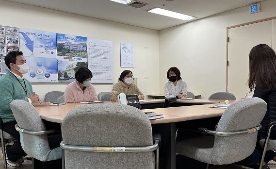  고양동 행정복지센터가 고양정신병원과 간담회를 개최했다.