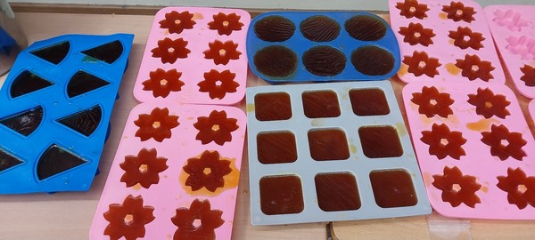 아이들과 함께 만든 울금비누