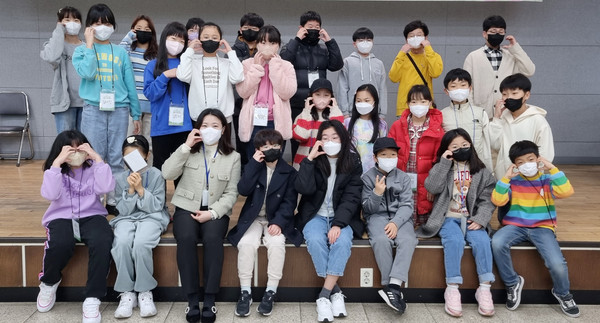 환경-코딩 융합활동 에코딩, 환경-생태탐구 융합 활동 철새탐구대, 환경-창의 융합활동 토이업 참여자 활동 수료 기념 단체사진 