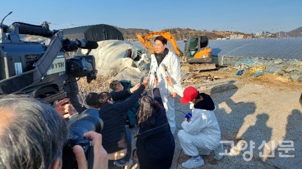  노관규 순천시장, 순천만 인안들 비닐하우스 철거 현장, 지난 11일.  ⓒ 박수택