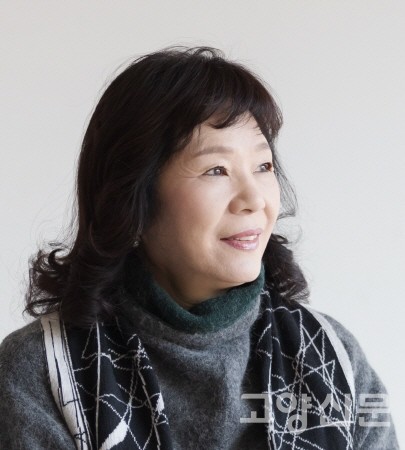  첫 시집 『호랑나비 애벌레의 꿈』을 발간한 김선중 시인 