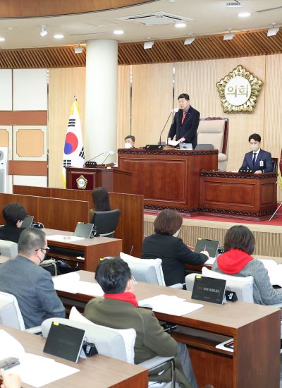 지난 20일 고양시의회(의장 김영식)가 2023년도 예산안을 확정 의결했다.