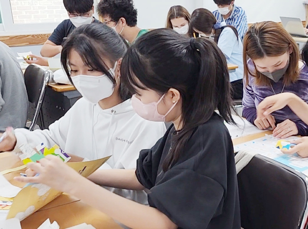 고양시다문화대안학교 수업 모습