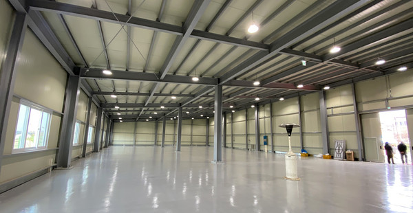 건축면적 1,489㎡의 농기계 종합센터 내부.