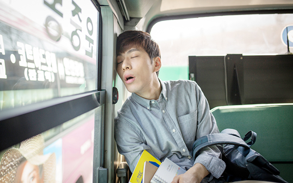 두뇌에 혈액 공급이 적어지면서 머리가 무거워지고 의욕이 저하되고 짜증이 유발되며 자주 졸음이 오는 춘곤증은 간과 비장이 봄의 왕성함을 뒷받침하지 못해 불균형이 생기면 