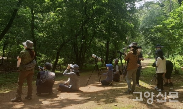 탐조동아리 '새와 사람사이' 활동 모습 [사진제공=새와 사람사이] 