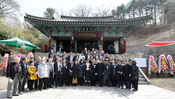 제430주년 행주대첩제에서 안동권씨 대종회, 권율부대 60사단, 고양시 유림, 각계 인사, 일반시민 등 150여 명이 참석해 행주산성 내 충장사에서 봉행됐다. 