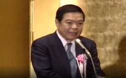 '일본은 침략국이 아니다' 집회에서 연설하는 가세 히데아키(1993년, SBS 취재영상)