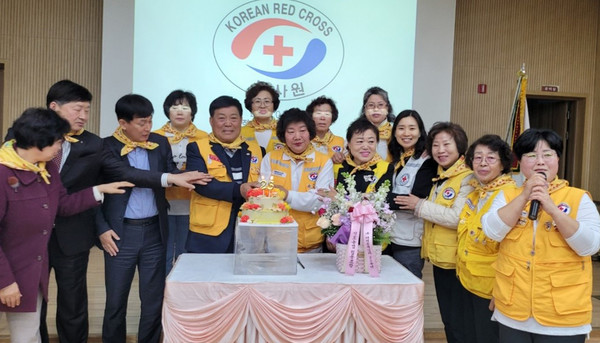  대한적십자사 고양지구회 대덕봉사회가 대덕동 종합복지회관에서 창립 25주년 기념식을 개최했다. 