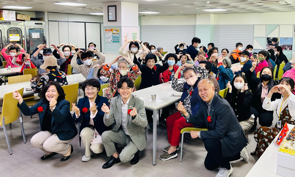 문촌7종합사회복지관이 어르신께 공경과 감사의 마음을 전하기 위해 ‘감사해孝, 사랑해孝’를 진행했다. 