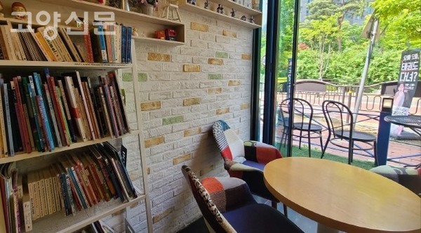 햇살이 가득 들어오는 달콤 타르트.