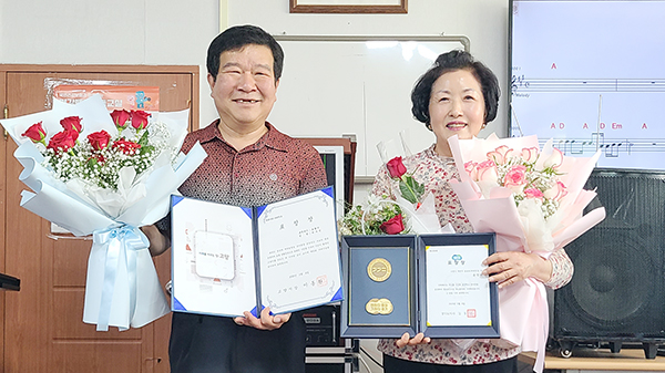 효행상을 받은 삼송1경로당 박수진 사무장(사진 왼쪽)과 윤영자 씨