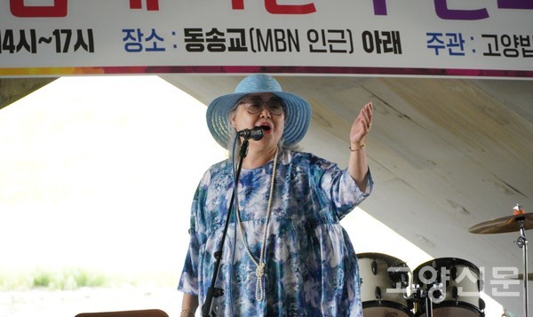 놀라운 가창력을 보여준 이웃 주민의 무대. 