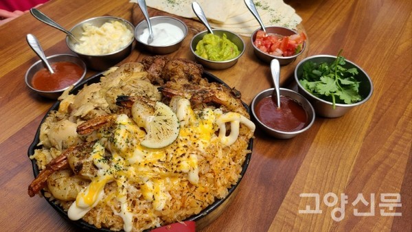 좋아하는 재료를 입안 한가득 싸먹는 재미가 있는 파히타 세트. 