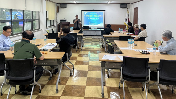 마두2동 주민자치회가 동 행정복지센터에서 주민자치회 컨설팅 교육을 하고 있다. 