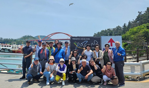 흥도동이 전라북도 군산시 선유도 일원에서 ‘2023년 통장협의회 워크숍’을 가졌다.