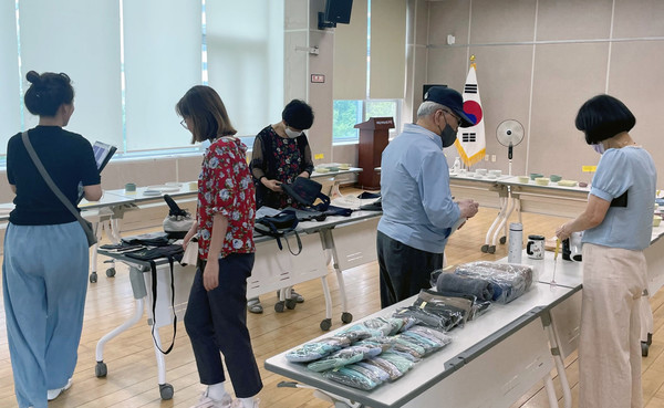 중산1동이 문화누리카드 이용활성화를 위해 ‘찾아가는 문화누리장터’를 개최했다. 