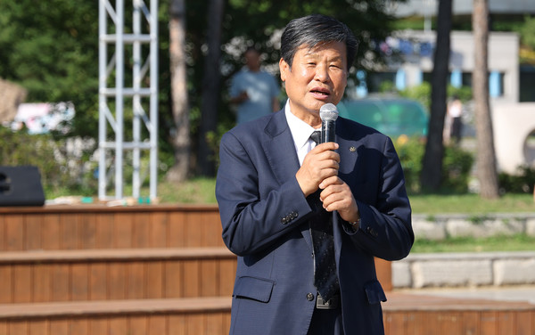 김용규 고양문화원장이 인사말을 전하고 있다.