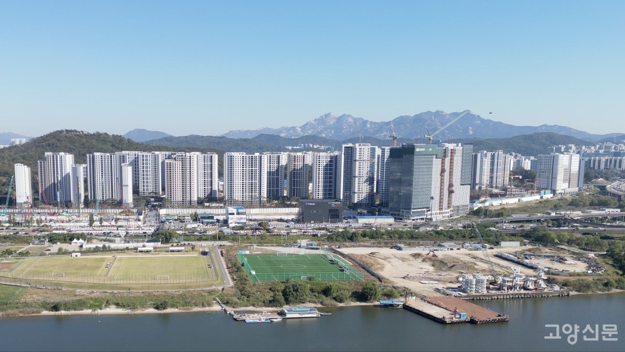 7개 단지 4700세대 규모의 덕은지구 전경.