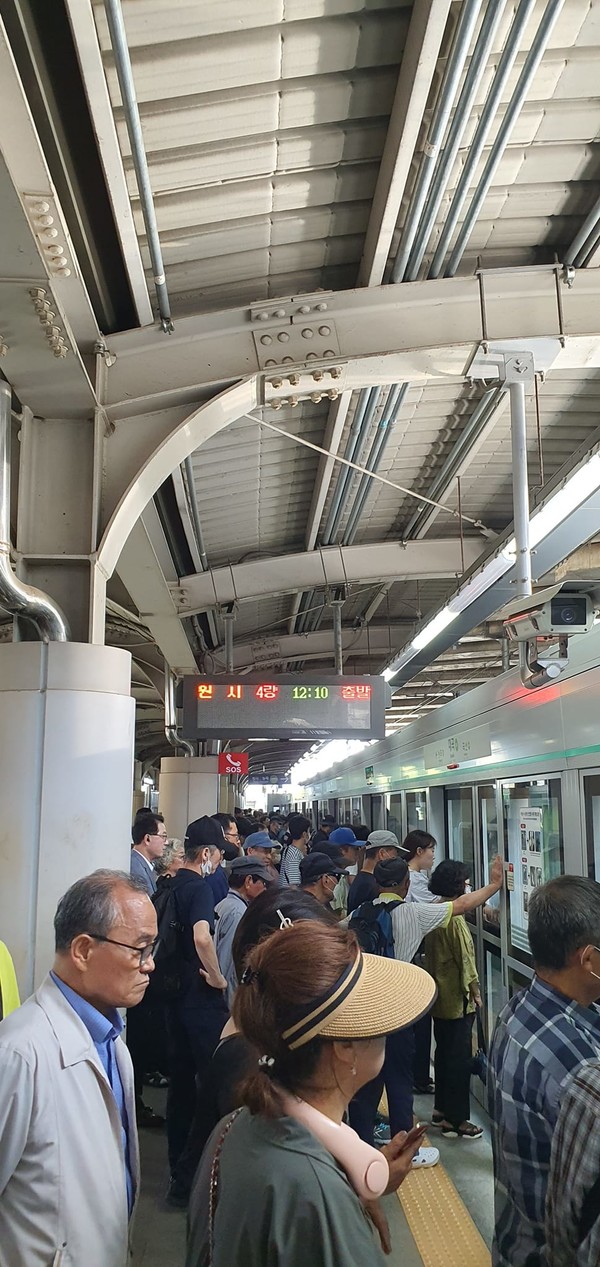 대곡소사선 개통 첫날 혼잡했던 대곡역 플랫폼 현장
