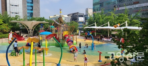일산동구 식사중앙공원 물놀이터.