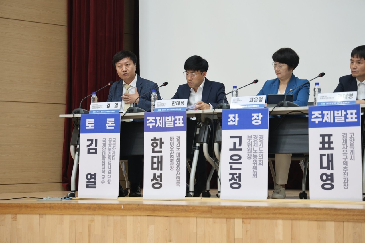 김열(맨 왼쪽) 국립암센터 공공보건의료사업단장은 “현재 전세계 바이오산업에서 유전자·단백질 분석 기술과 더불어 각광받고 있는 분야는 바로 의료 빅데이터"라고 말했다. 사진 = 윤시영 인터기자.