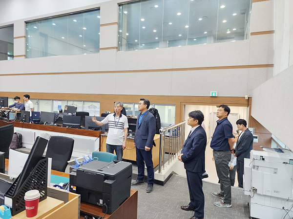 5월 18일 이정형 부시장의 CCTV 통합관제센터 현장점검 모습 [사진 = 고양시]