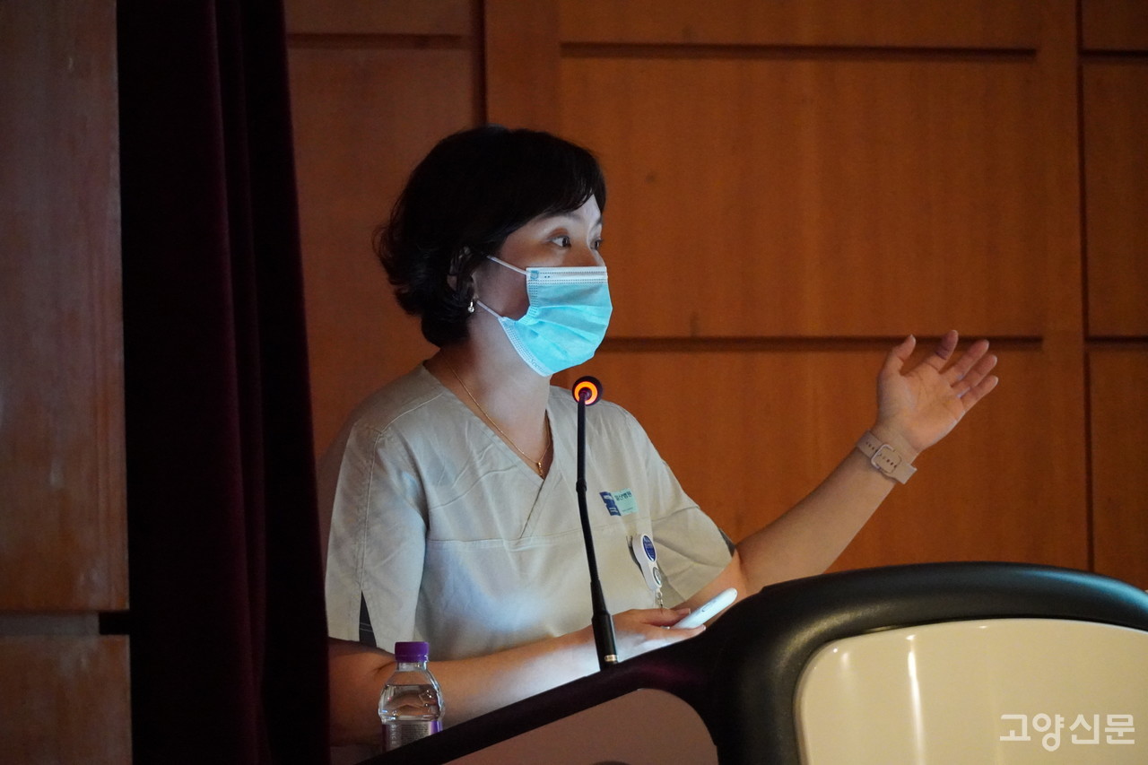 윤선미 간호사는 욕창 드레싱, 상처 관리 방법 등 욕창과 관련된 실무를 강의했다.