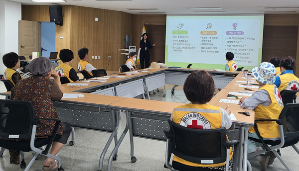 삼송1동 행정복지센터가 삼송적십자봉사회에 고양시자살예방센터의 생명지킴이 교육을 실시했다. 