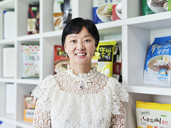 이영주 대표는 “올해 30주년을 맞은 칠갑농산이 오늘에 이르기까지에는 음식에 대한 진심, 사업 파트너에 대한 신뢰, 소비자를 위한 건강한 먹거리 제공이라는 철학과 열정으로 사업을 이어온 아버지 이능구 회장님이 있어 가능했다”며 “앞으로도 음식에 대한 ‘진심’을 바탕으로 소명의식을 가지고 새로운 시대 변화에 적극적으로 대응해 가면서 100년을 이어간다면 명품으로 인정받을 날이 올 것으로 믿는다”고 말했다.