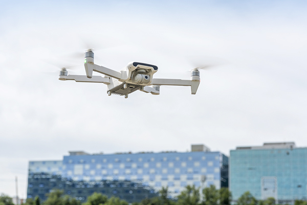 현재 드론사고 시 가해자의 배상 능력이 부족하거나 가해자를 파악할 수 없는 경우 피해자를 구제할 방법이 없는 만큼 "피해자를 의무보험과 연계해 보장하는 방안이 바람직해 보인다”는 제안이 나왔다.