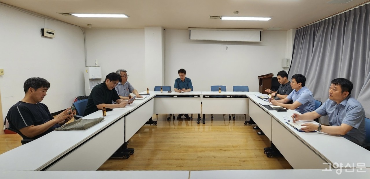 지난달 26일 고양시 교통정책과는 식사동 주민들과 간담회를 가졌다.