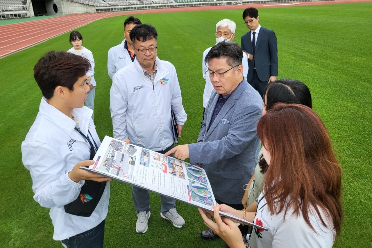 지난 24일 박원석 고양시 제1부시장이 주요 경기장과 개회식[사진제공=고양시]