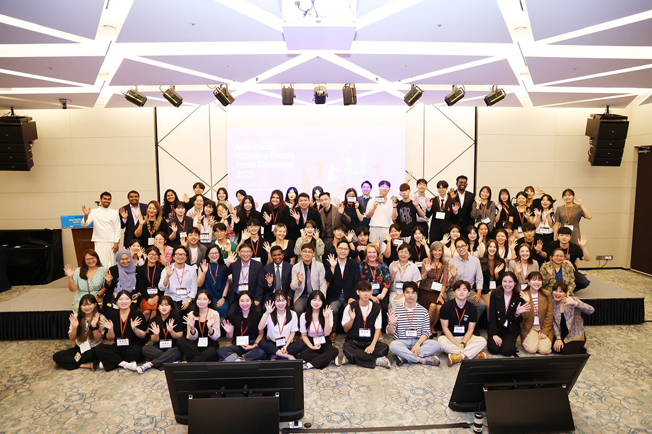 아시아 태평양 비즈니스 이벤트 유스 챌린지 참가자들의 기념촬영. [사진 = 고양컨벤션뷰로]