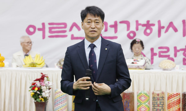 김창규 고양시새마을회 회장이 인사말을 전하고 있다.