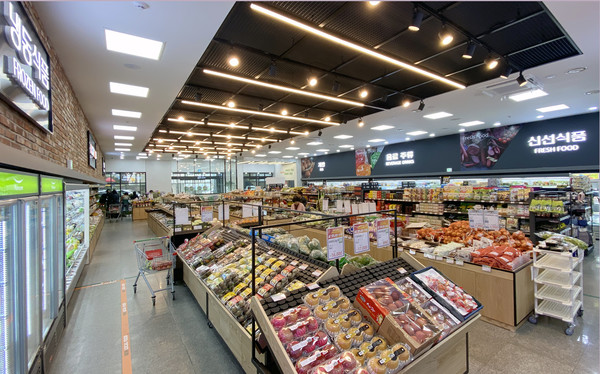 신도농협 로컬푸드직매장은 신상 매장답게 깔끔함이 장점이다. 서울 손님들도 많이 찾는 매장이다.