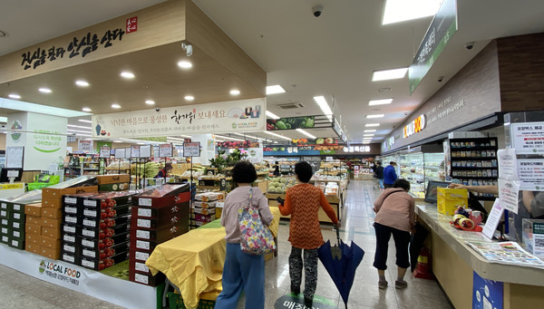 벽제농협 로컬푸드직매장  내부. 통일로 라인의 터줏대감이다.