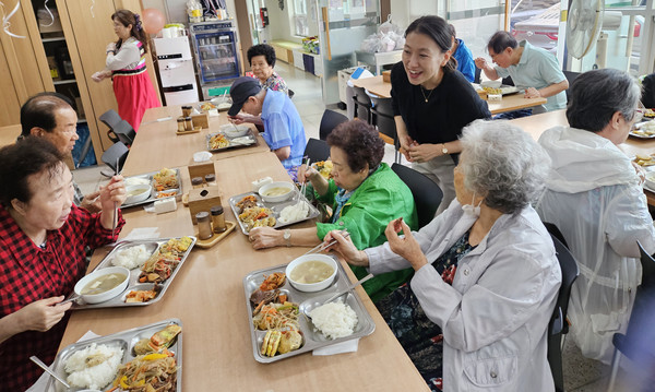 고양시립어린이집 덕양1지부 10개 어린이집 원장이 행사에 많은 도움을 줬다.