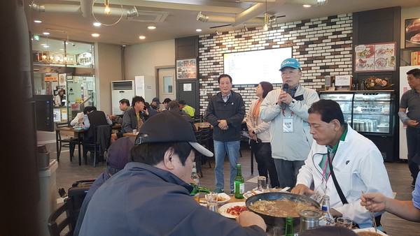  장순복 조합장이 인사말을 하고 있다.