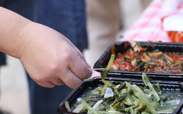막걸리 안주로 일산열무 김치는 제격이었다. 로컬푸드와 막걸리축제의 조합은 축제의 새로운 모델이 됐다. 