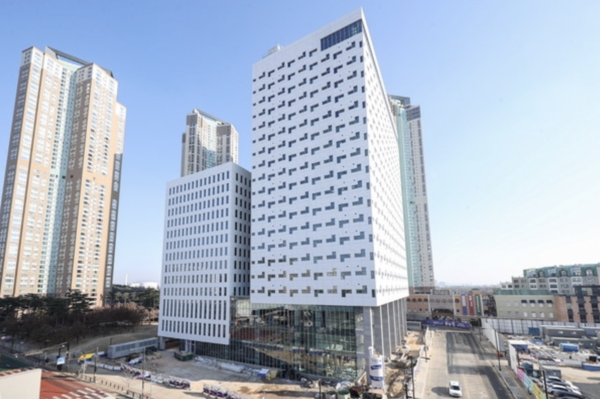 백석동 요진 업무빌딩.