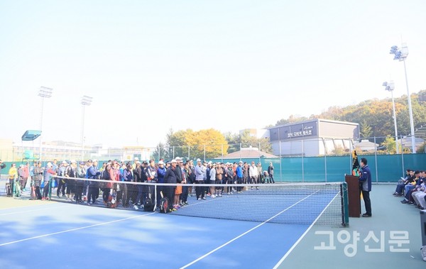 사진은 성사시립테니스장. ‘성사시립테니스장 전천후 구장 건립안’ 통과로 시민들이 테니스 운동을 사계절 내내 즐길 수 있게 됐다. 