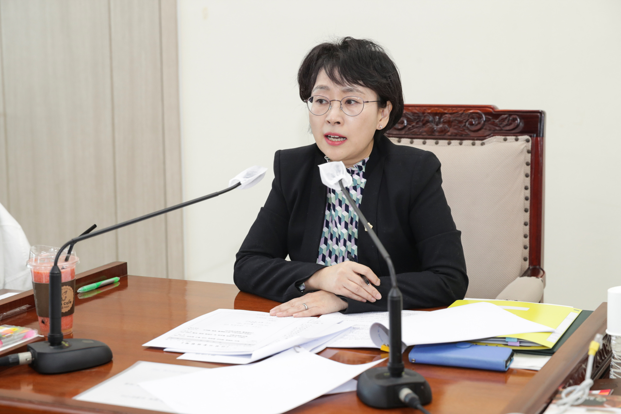 김해련 고양시의회 건설교통위원회 위원장.