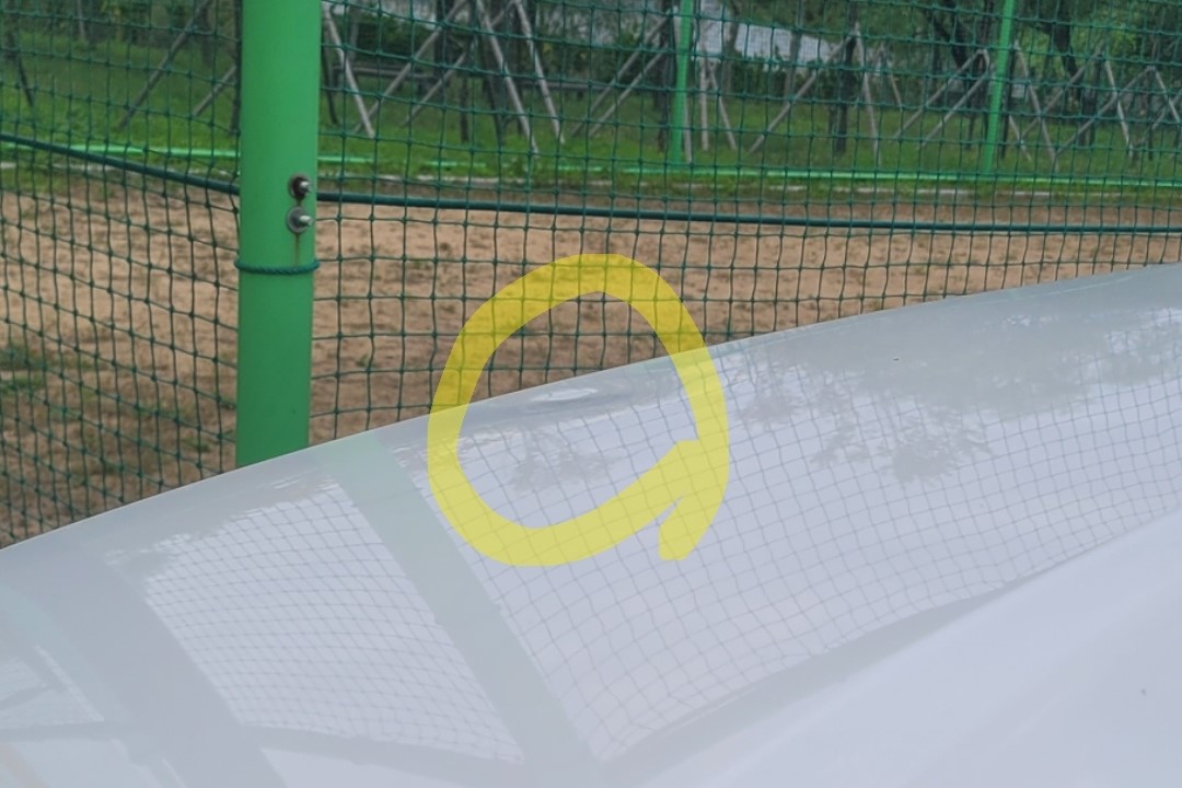 고재윤씨의 차량 보닛 파손 부분. [사진제공=고재윤]